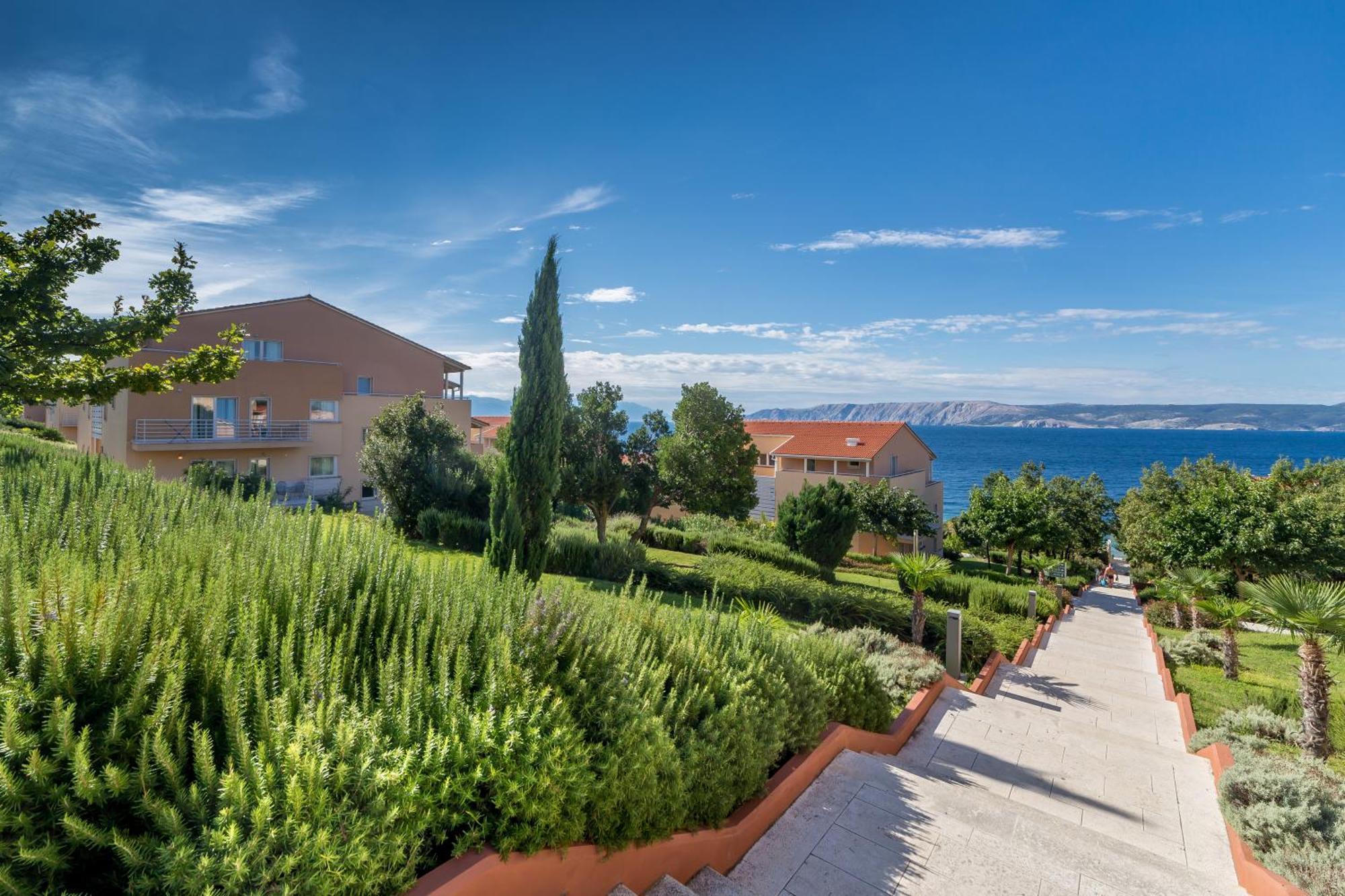 Apartments Grand Novi Vinodolski Resort Bagian luar foto