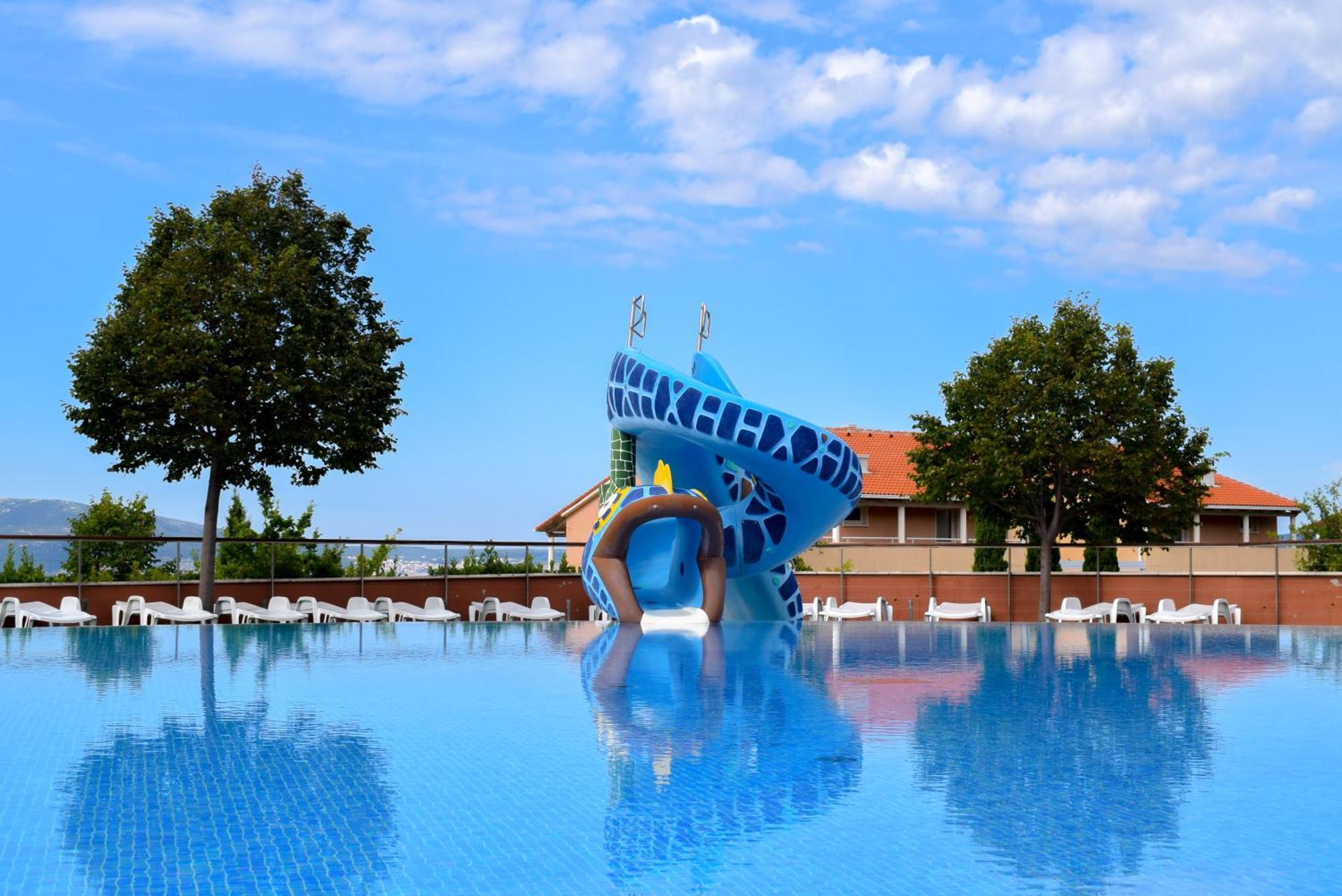 Apartments Grand Novi Vinodolski Resort Bagian luar foto