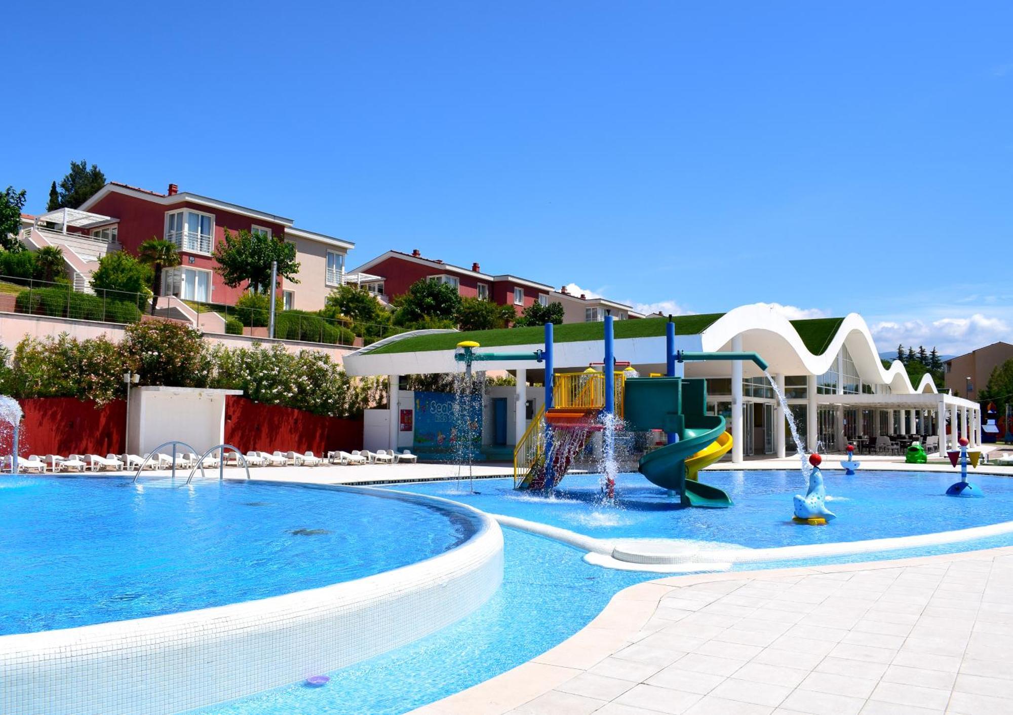 Apartments Grand Novi Vinodolski Resort Bagian luar foto